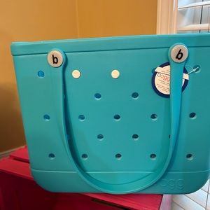 - NWT BREAKFAST AT TIFFANYS BLUE BABY BOGG BAG